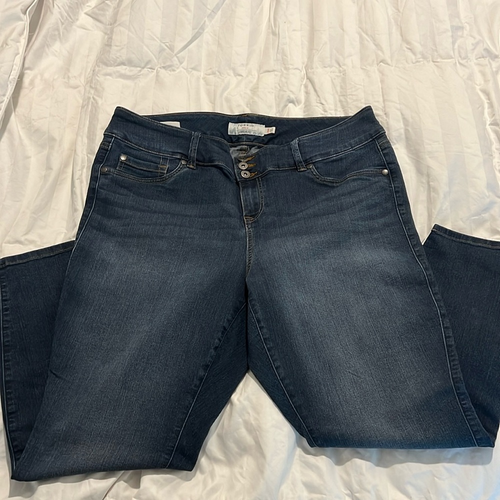 Torrid skinny jeans. Never worn, perfect condition. Size 20short